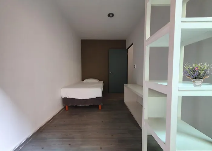 Apartamento Puerta Condesa, Rooms&studios *