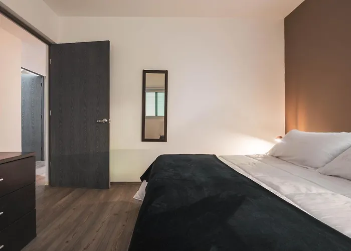 Apartamento Puerta Condesa, Rooms&studios *