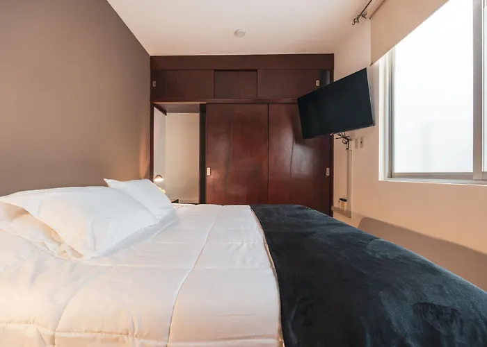 Apartamento Puerta Condesa, Rooms&studios *