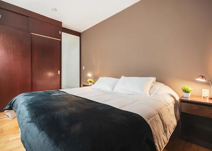 Apartamento Puerta Condesa, Rooms&studios *